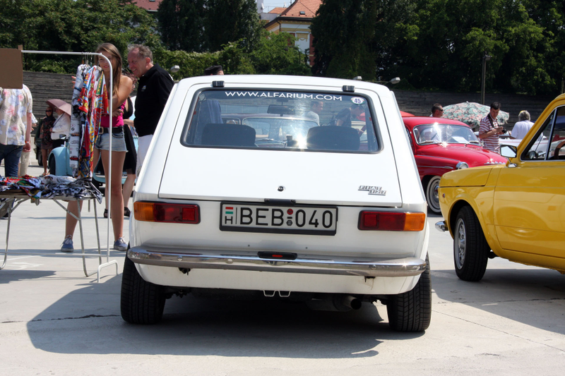 Illustration for article titled Classic Car Ownership Is Made Greater By The People Around You